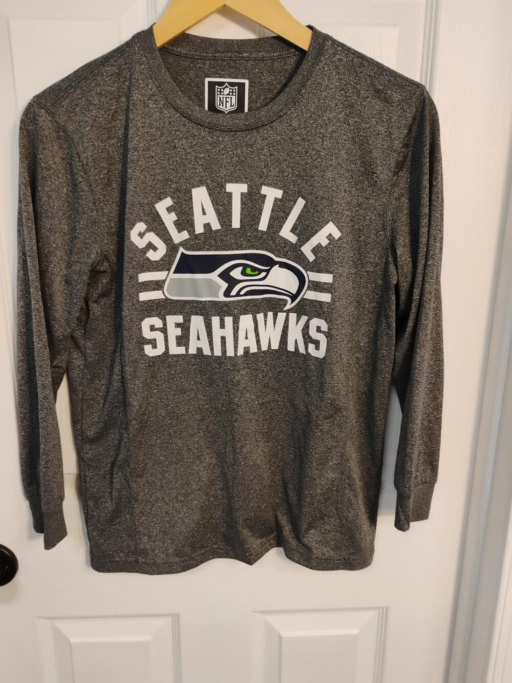 Seattle Seahawks NFL Youth XL 18-20 Long-Sleeve Performance Shirt